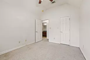 702 Madison Pl, Sherman, TX 75092 - Photo 17