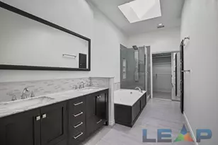 8704 Moss Hill Rd, Irving, TX 75063 - Photo 9