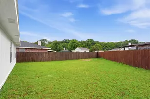 9307 Crimnson Ct, Dallas, TX 75217 - Photo 19