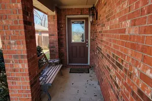704 International Dr, Euless, TX 76039 - Photo 3