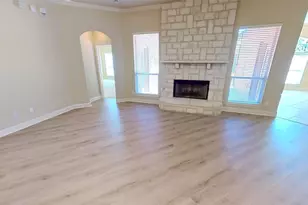 4504 Woodcrest Ln, Mansfield, TX 76063 - Photo 5