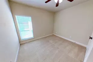4504 Woodcrest Ln, Mansfield, TX 76063 - Photo 9