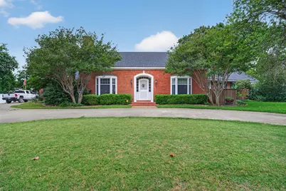 437 Craig Street, Hillsboro, TX 76645 - Photo 1