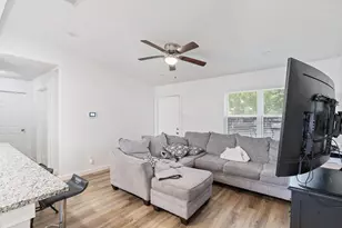 517 Hardy Dr, Garland, TX 75041 - Photo 5