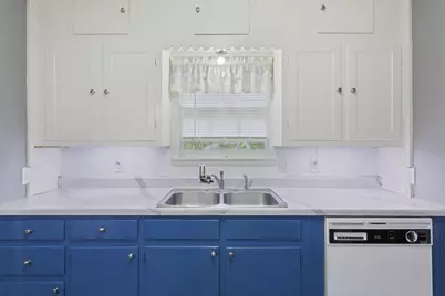 802 Avenue A, Valley Mills, TX 76689 - Photo 13