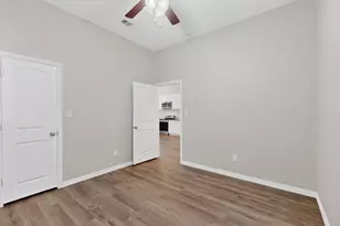 824 E Maddox Ave, Fort Worth, TX 76104 - Photo 27