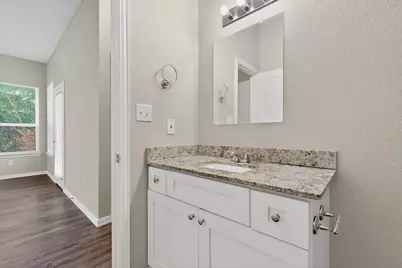 824 E Maddox Avenue, Fort Worth, TX 76104 - Photo 29