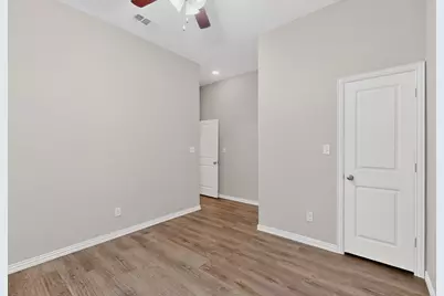 824 E Maddox Avenue, Fort Worth, TX 76104 - Photo 21