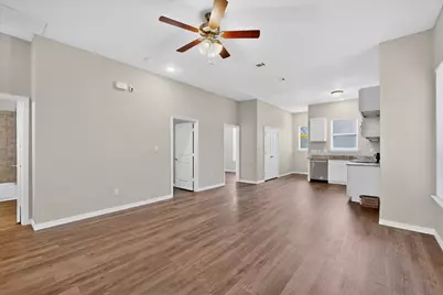 824 E Maddox Avenue, Fort Worth, TX 76104 - Photo 13