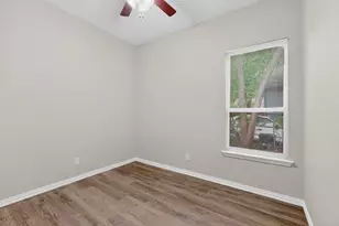 824 E Maddox Ave, Fort Worth, TX 76104 - Photo 19