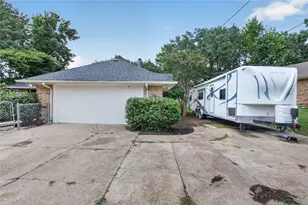 1405 Casa Linda St, Ennis, TX 75119 - Photo 33