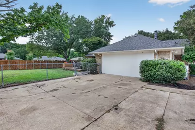 1405 Casa Linda Street, Ennis, TX 75119 - Photo 29