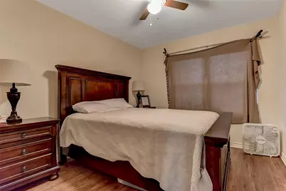 502 E Hughes Street, Collinsville, TX 76233 - Photo 9