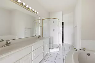 121 Wildwood Ct, Grapevine, TX 76051 - Photo 21