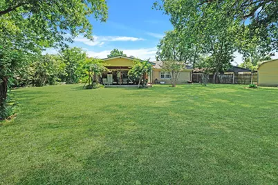 509 E Phillip Court, Grand Prairie, TX 75051 - Photo 25