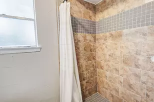 509 E Phillip Ct, Grand Prairie, TX 75051 - Photo 17