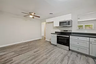 1305 W Lavender Ln, Arlington, TX 76013 - Photo 11