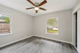 1305 W Lavender Ln, Arlington, TX 76013 - Photo 15