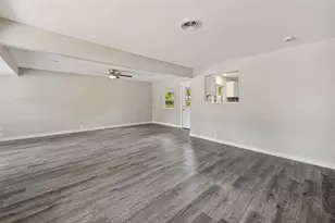 1305 W Lavender Ln, Arlington, TX 76013 - Photo 5