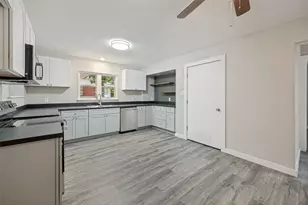 1305 W Lavender Ln, Arlington, TX 76013 - Photo 9