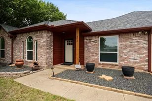 303 Anita Ln, Waxahachie, TX 75165 - Photo 3