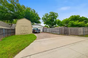 829 Ray Andra Dr, DeSoto, TX 75115 - Photo 33