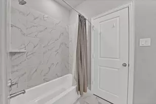 2502 Westbank Trl, Garland, TX 75042 - Photo 31
