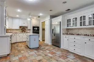 721 NW Ann Lois Ln, Burleson, TX 76028 - Photo 3