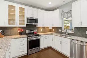 630 N Edgefield Ave, Dallas, TX 75208 - Photo 13