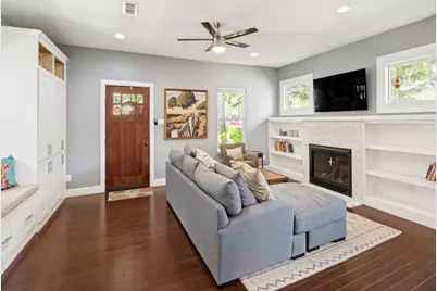 630 N Edgefield Avenue, Dallas, TX 75208 - Photo 3