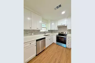 4500 Athens Avenue, Waco, TX 76710 - Photo 9