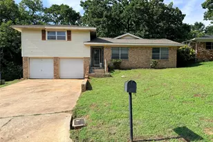 1347 Crestview Dr, Denison, TX 75020 - Photo 1
