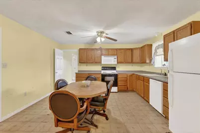1092 W Highway 199, Springtown, TX 76082 - Photo 11