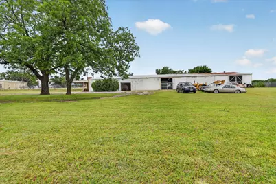 1092 W Highway 199, Springtown, TX 76082 - Photo 5