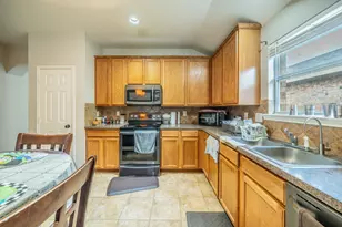 14609 Little Anne Dr, Little Elm, TX 75068 - Photo 5