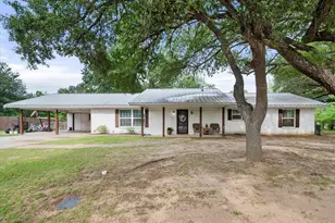 951 Faircrest Dr, Fairfield, TX 75840 - Photo 1