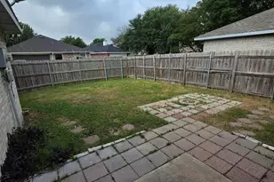 2858 St Thomas Ln, Lancaster, TX 75146 - Photo 15