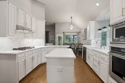 10413 Broadmoor Lane, Rowlett, TX 75089 - Photo 9