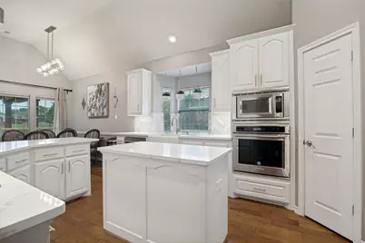 10413 Broadmoor Lane, Rowlett, TX 75089 - Photo 9