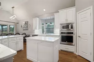 10413 Broadmoor Ln, Rowlett, TX 75089 - Photo 9