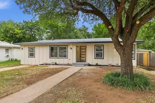 711 Drummond Dr, Arlington, TX 76012 - Photo 1