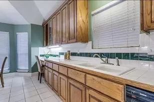 205 Kenosha Ln, Arlington, TX 76002 - Photo 3
