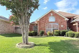 205 Kenosha Ln, Arlington, TX 76002 - Photo 1