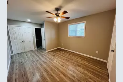 1026 SW 3rd Street, Grand Prairie, TX 75051 - Photo 15