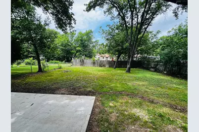 1026 SW 3rd Street, Grand Prairie, TX 75051 - Photo 21