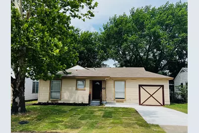 1026 SW 3rd Street, Grand Prairie, TX 75051 - Photo 1