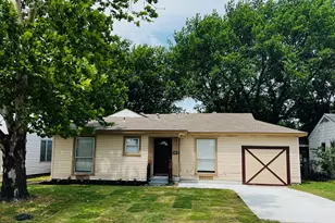 1026 SW 3rd St, Grand Prairie, TX 75051 - Photo 1