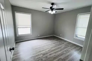 1026 SW 3rd St, Grand Prairie, TX 75051 - Photo 13