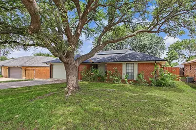 2820 Whitehurst Drive, Fort Worth, TX 76133 - Photo 3