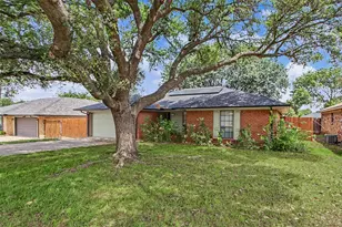 2820 Whitehurst Dr, Fort Worth, TX 76133 - Photo 3